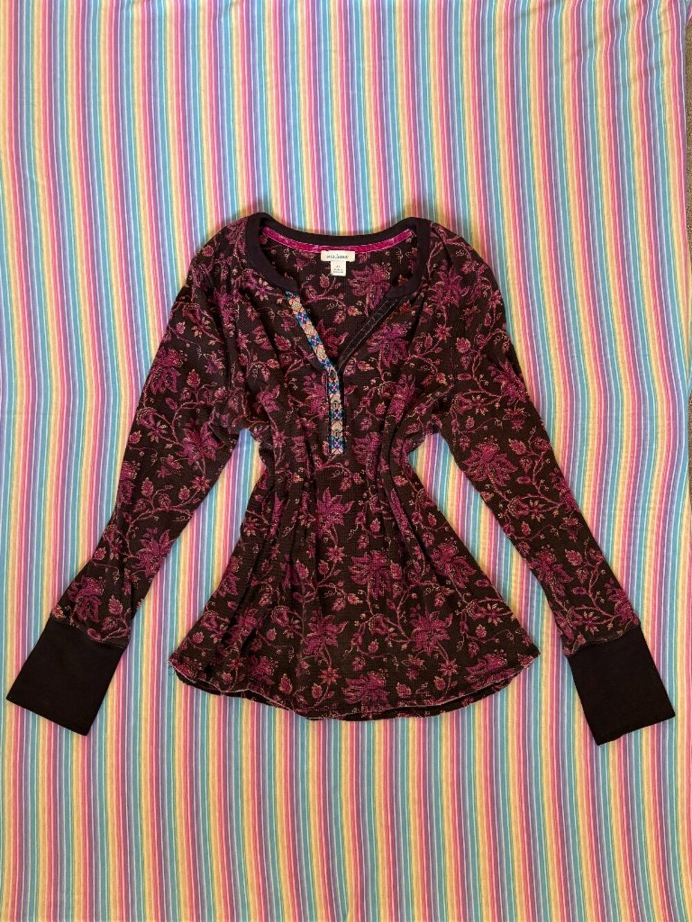 Cotton Sundance Long Sleeve Henley Maroon / Purple Floral Print Size Extra Large